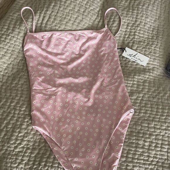 NWT - Pink Daisy One Piece with Flattering Neckline and Cheeky Coverage - Sz XL - Picture 7 of 9